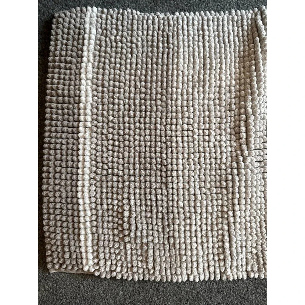Bathroom rug